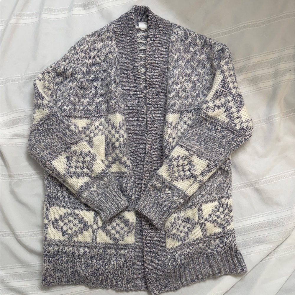 GAP Women’s Cardigan in purple/pink and Cream